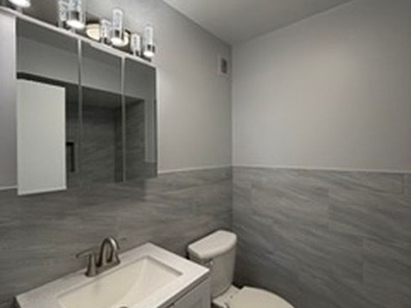 2nd image of 8644 Skokie Blvd APT 302