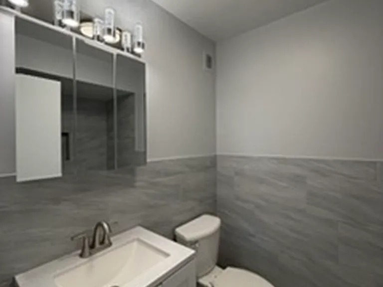 8644 Skokie Blvd #302 — Photo 2