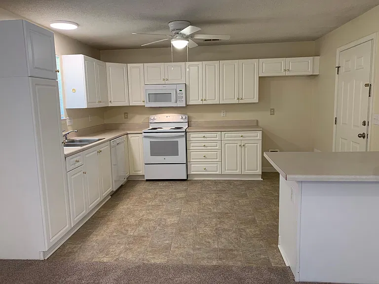 6 Red Haven Ct — Photo 4