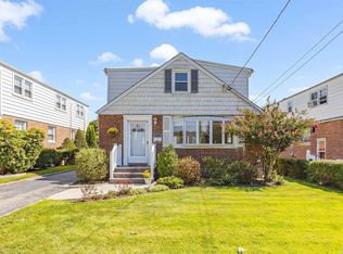280 Roxbury Rd S, Garden City, NY 11530