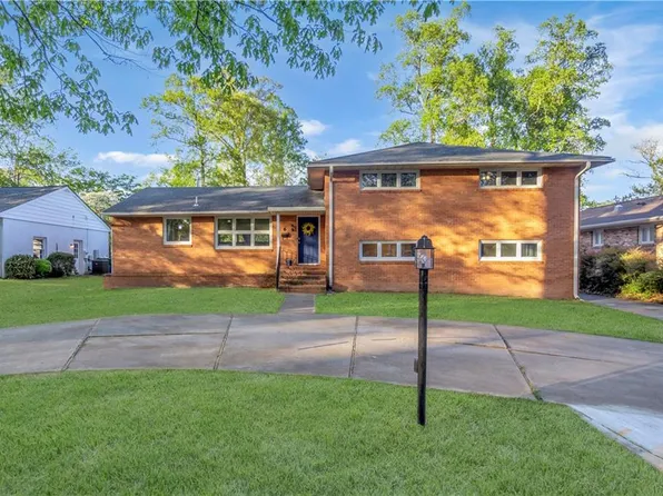 6 Downing Pl, Newport News, VA 23606