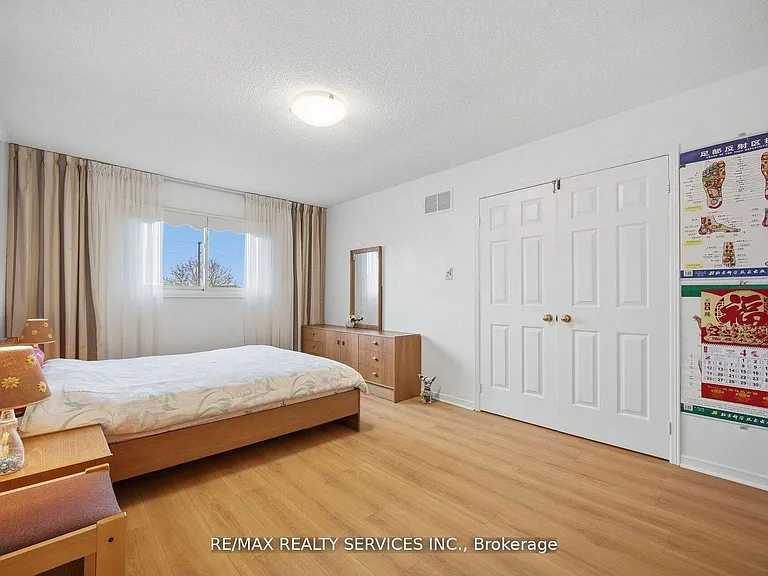 62 Fernbrook Cres — Photo 25
