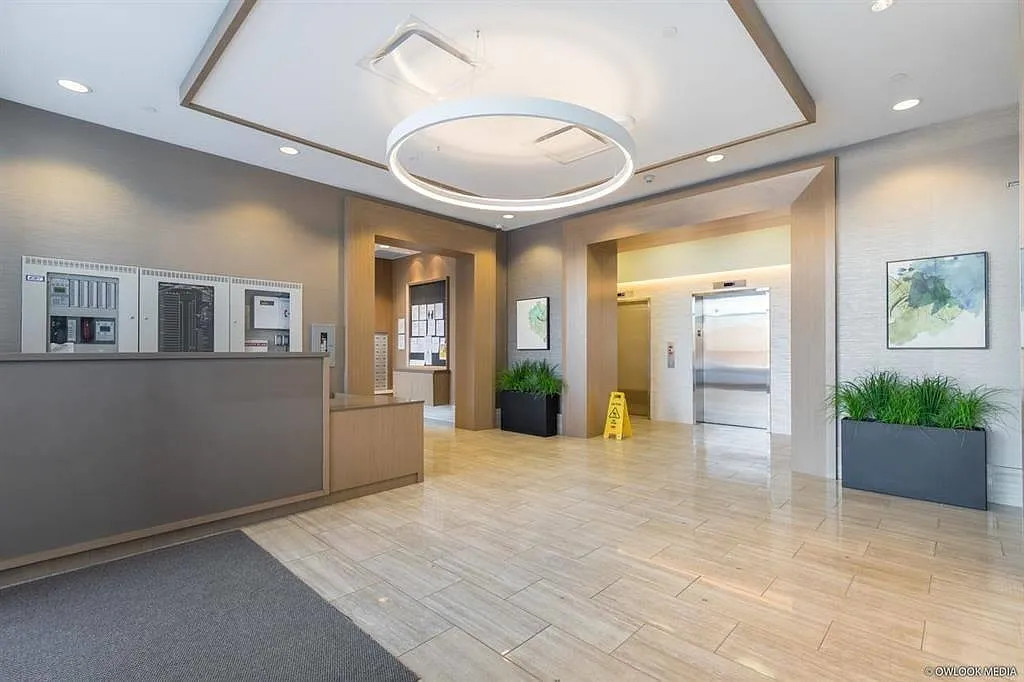 2 bed, 752 sqft, $1,900 — Photo 2