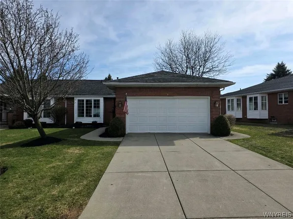 3 Saint Charles Ct, Buffalo, NY 14221