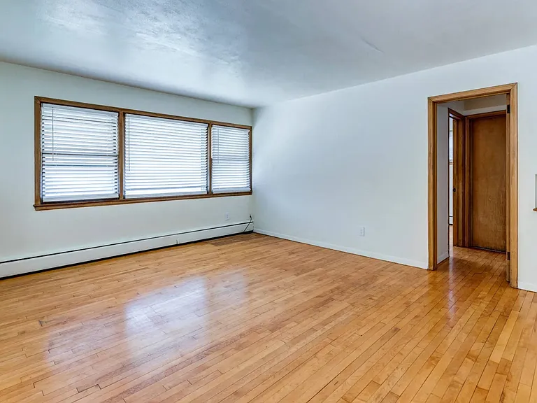 1600 Ford Pkwy — Photo 20