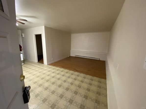 1213 Noah Dr, Imperial, MO 63052
