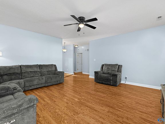 5th image of 11228 Stewart Rd