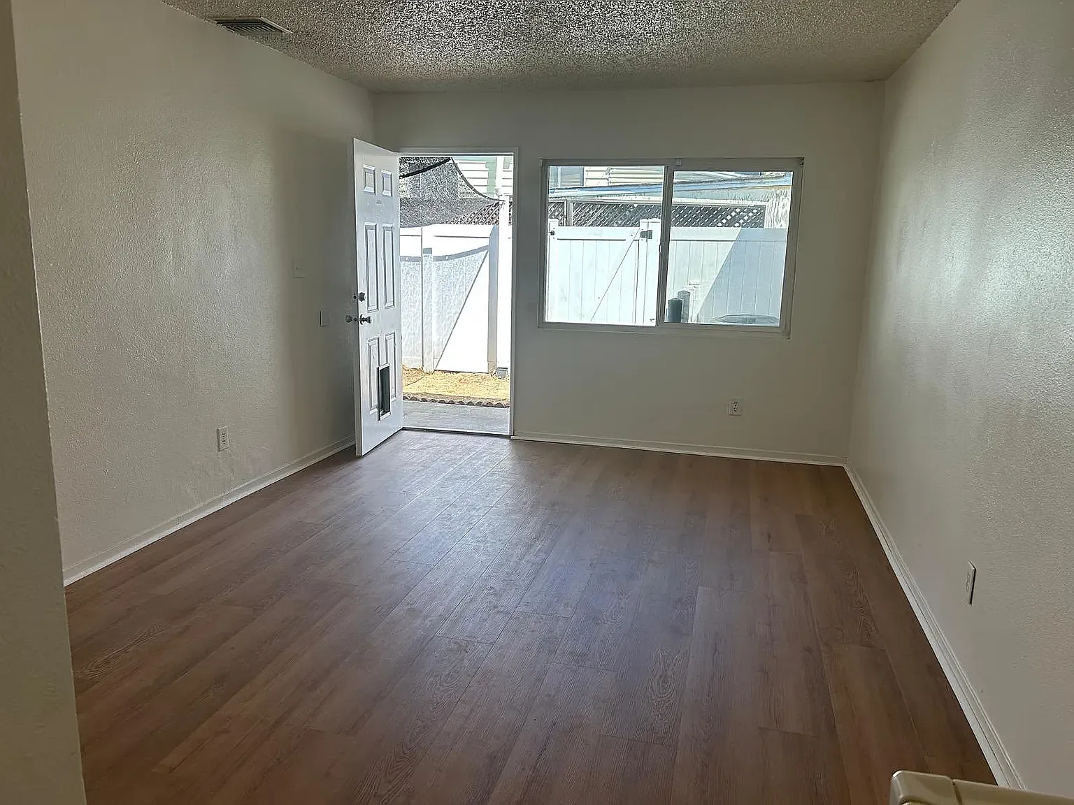 1 bed, 550 sqft, $2,200 — Photo 2