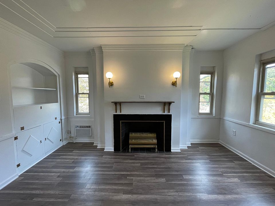 1st image of 877 Ludlow Ave #4