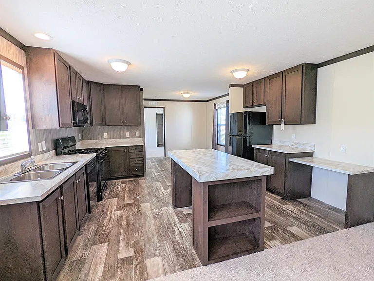 688 Oregon St #688 — Photo 1