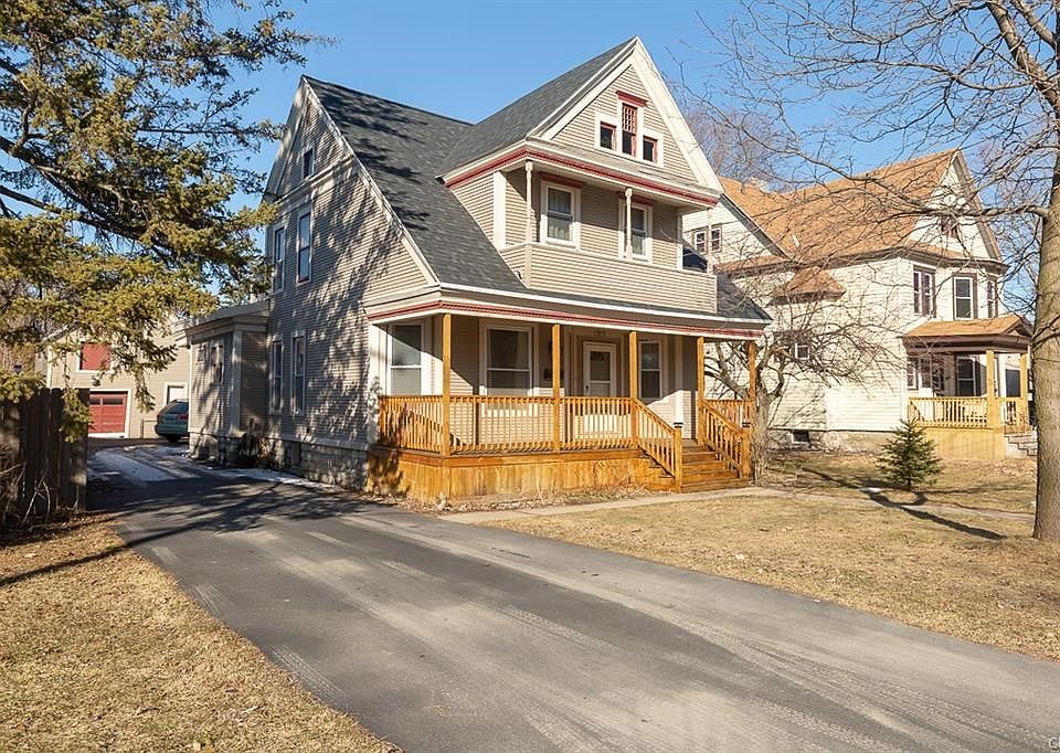 Large Freshly Painted 4 bedroom/2 bath house