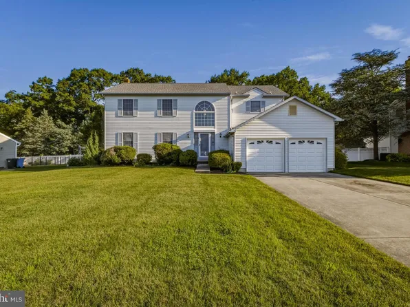 5 Thornfield Cir, Sewell, NJ 08080