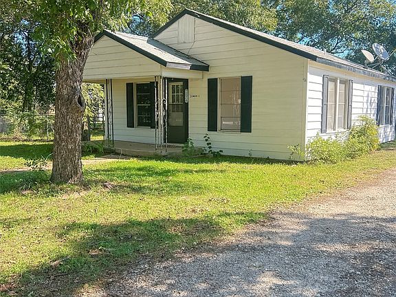 2nd image of 304 N Neches St