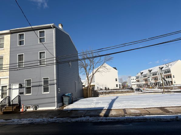 11 W Front St