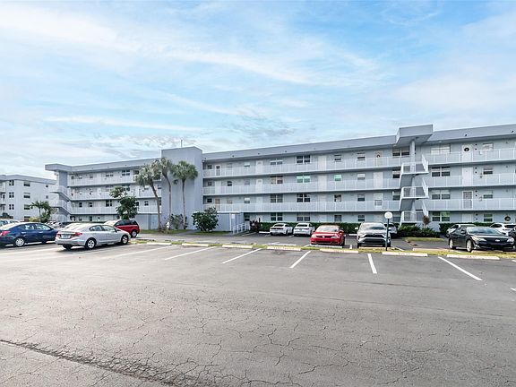 4th image of 110 Royal Park Drive #1G