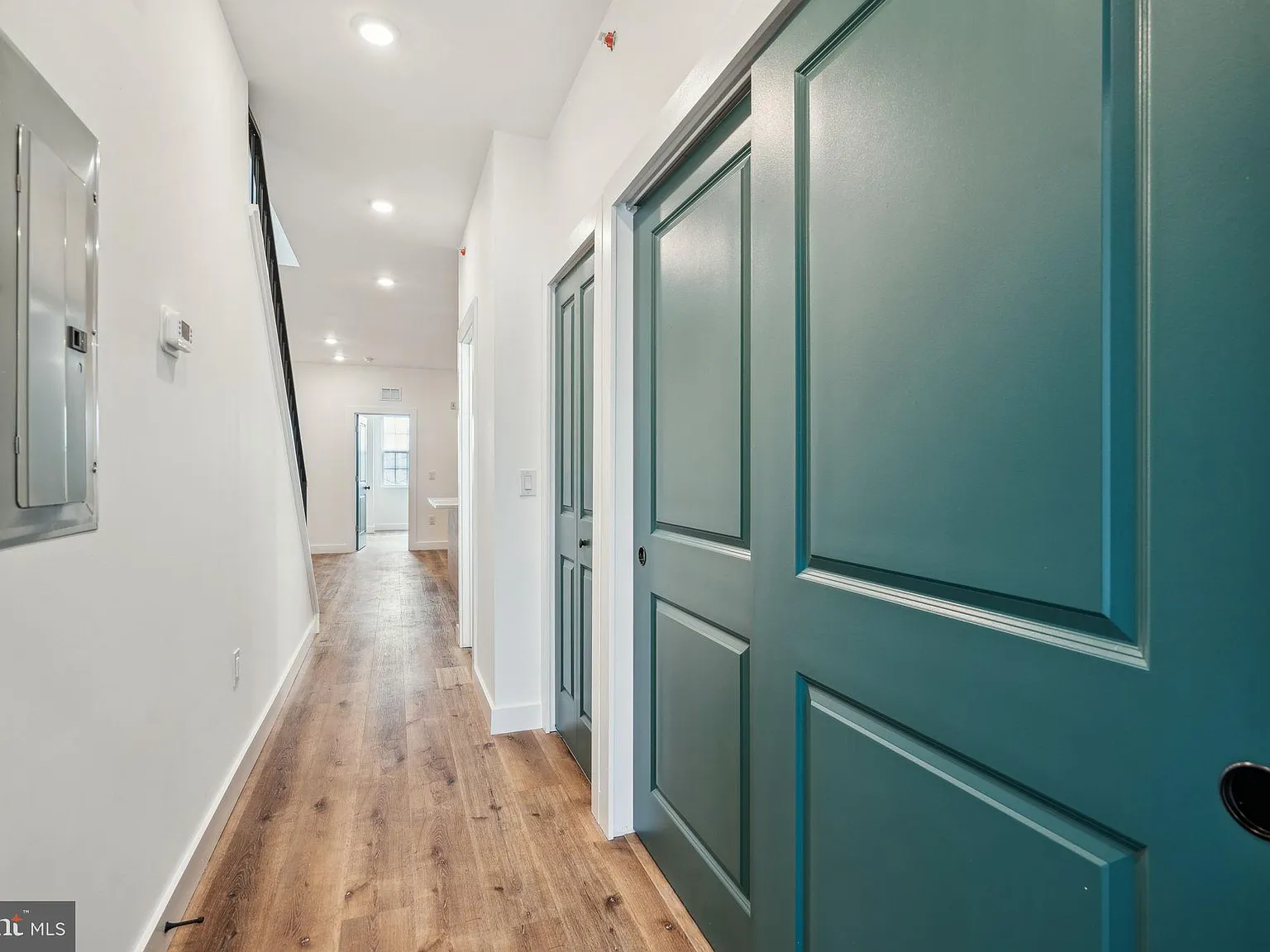 2 bed, $1,600 — Photo 4