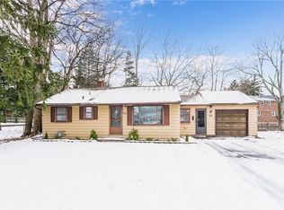 85 Bennington Dr, Rochester, NY 14616