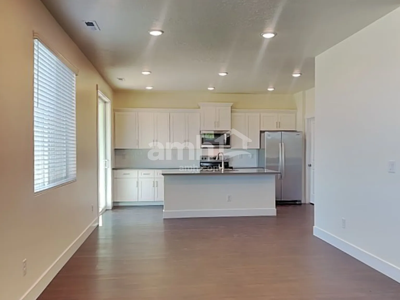 5 bed, 3.0 bath, 2513 sqft, $2,940 — Photo 4