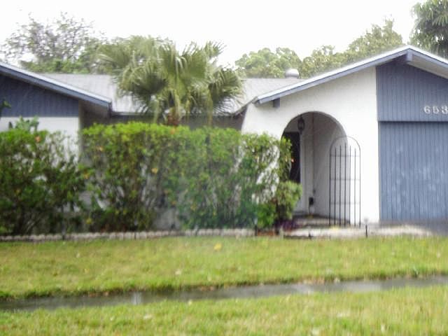 1st image of 6533 Woodland Blvd N