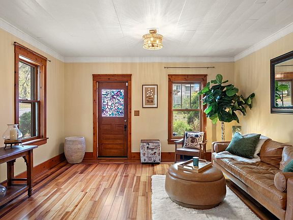 4th image of 602 Holcombe St S