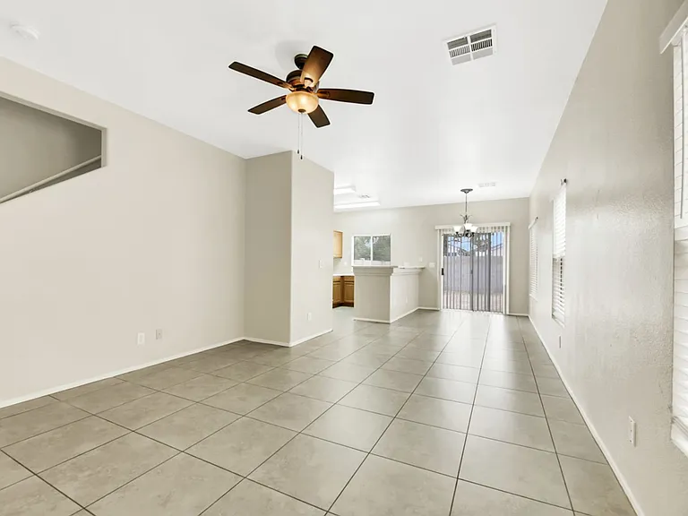 1624 Clint Canyon Dr — Photo 2