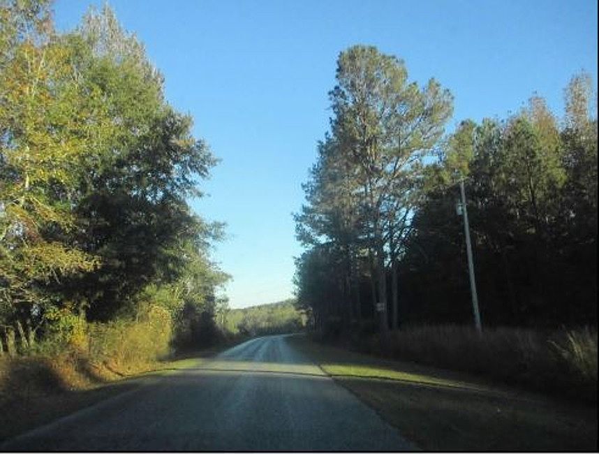 Exterior Neighborhood (street photo)