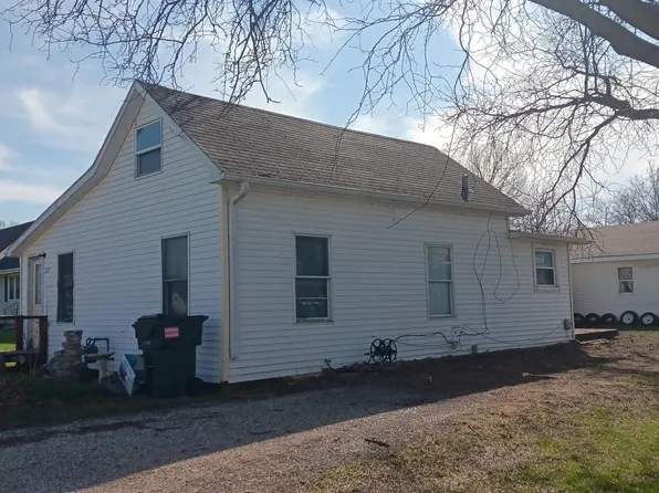 2115 Racine Ave, Burlington, IA 52601