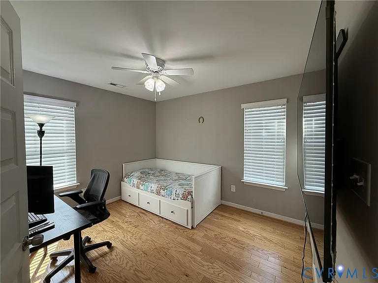 8049 Ellendale Dr — Photo 27