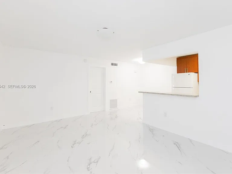 1060 NE 78th Street Rd #3 — Photo 8