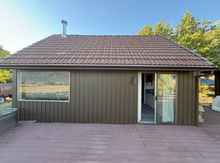 853 Pompadour Dr #1, Ashland, OR 97520