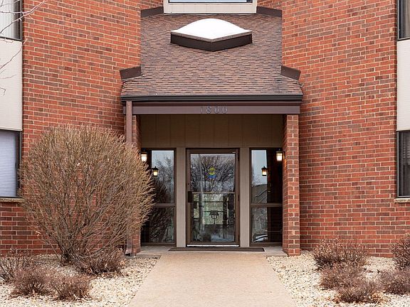 3rd image of 1800 Riverwood Dr APT 203