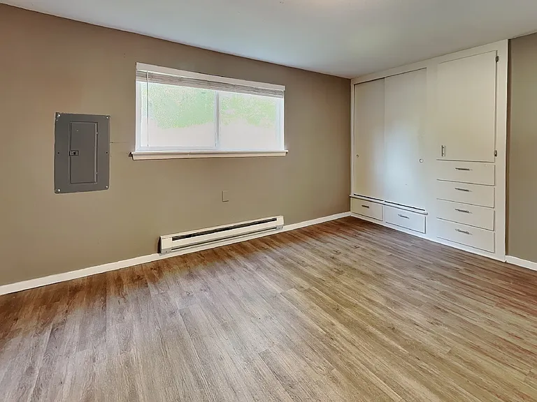 102 Summit Ave N #8 — Photo 6