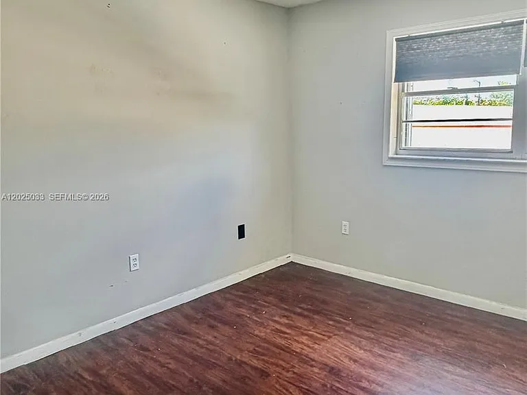 1705 W 57th St #506 — Photo 30