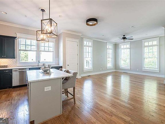 2nd image of 1014 Braeburn Ln