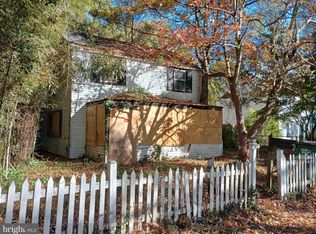 5904 Riverside Dr, Riverdale, MD 20737