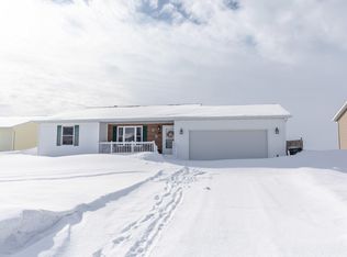 122 Libby Rd, Bismarck, ND 58504
