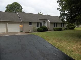 35 Poplar Heights Rd, Chanute, KS 66720