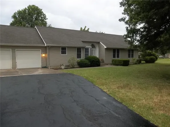 35 Poplar Heights Rd, Chanute, KS 66720