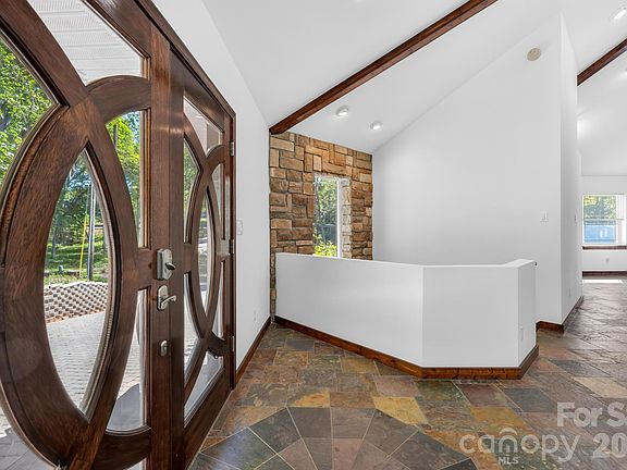 3rd image of 3117 Beaman Ave