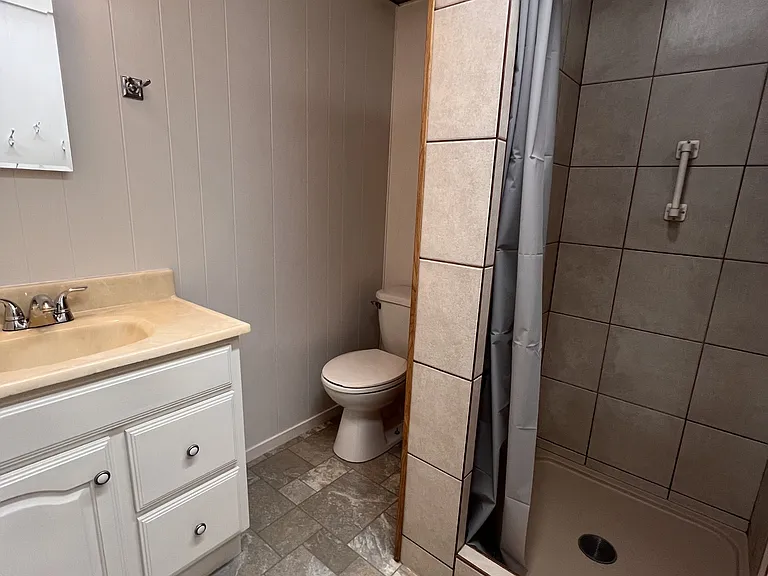 12524 Valley View Rd — Photo 10
