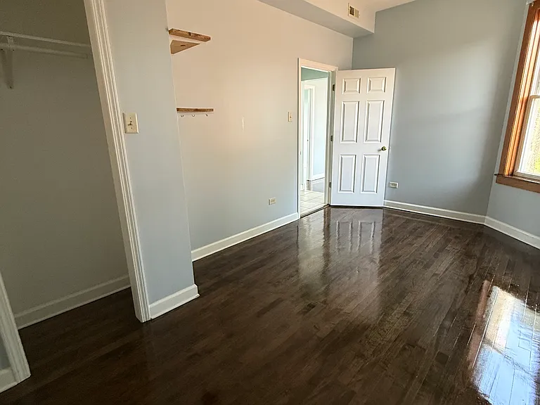 546 N Saint Louis Ave #2 — Photo 4