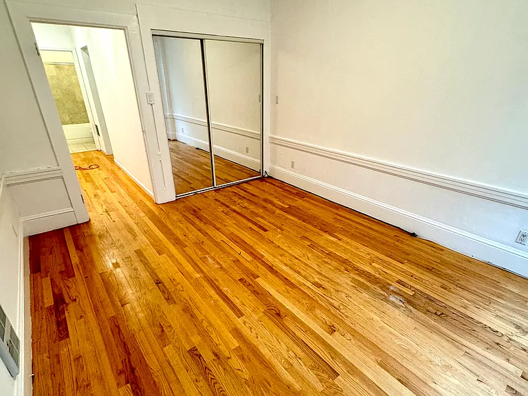 646 Ofarrell St #3 — Photo 3