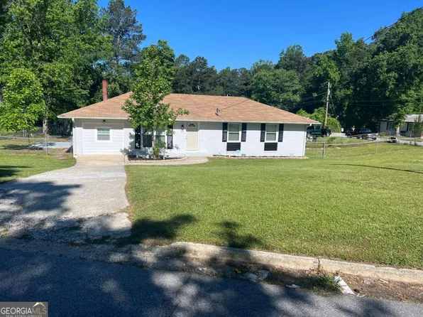 2875 Carriage Ln, College Park, GA 30349