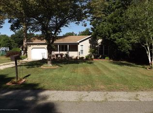54 Flipper Ave, Manahawkin, NJ