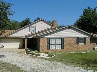 2702 Pinoak St, Granbury, TX 76048