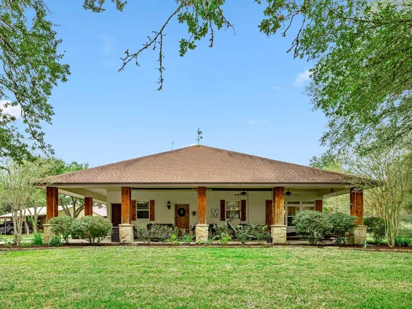 1054 County Road 156, Columbus, TX 78934