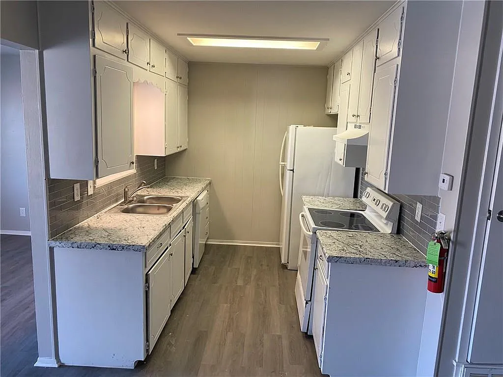 1 bed, 1.0 bath, 3284 sqft, $700 — Photo 4