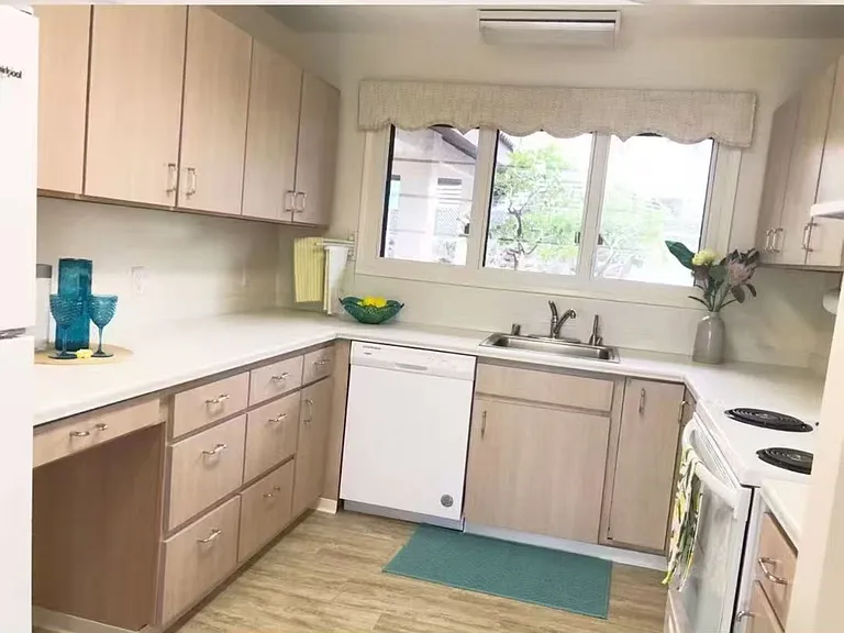 Sierra Dr — Photo 4