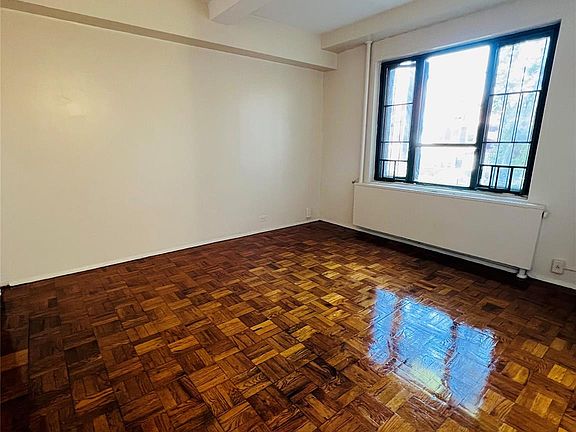 3rd image of 2033 McGraw Avenue #MH