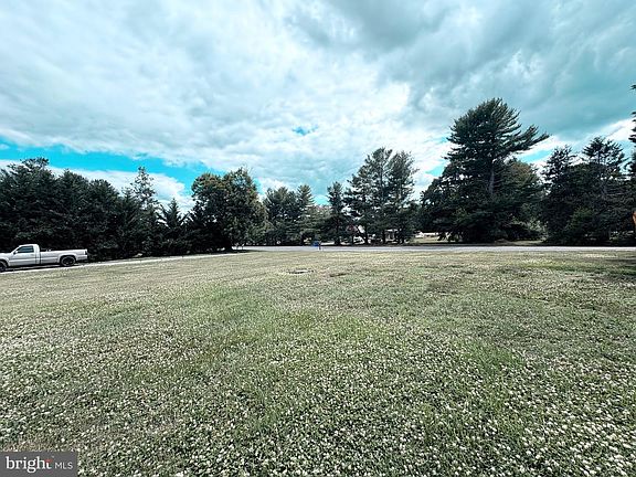 4th image of 986 Everetts Corner Rd